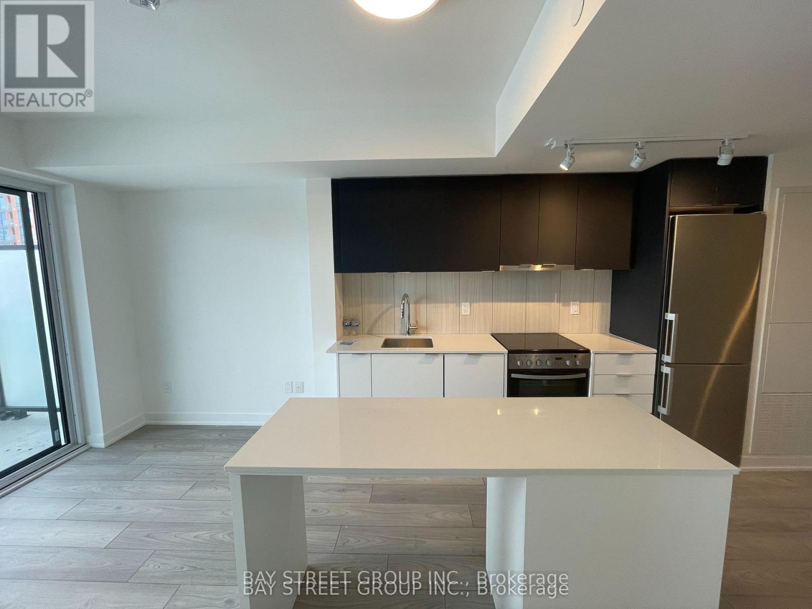 901 - 8 Tippett Road, Toronto, Ontario  M3H 0E7 - Photo 2 - C12445117