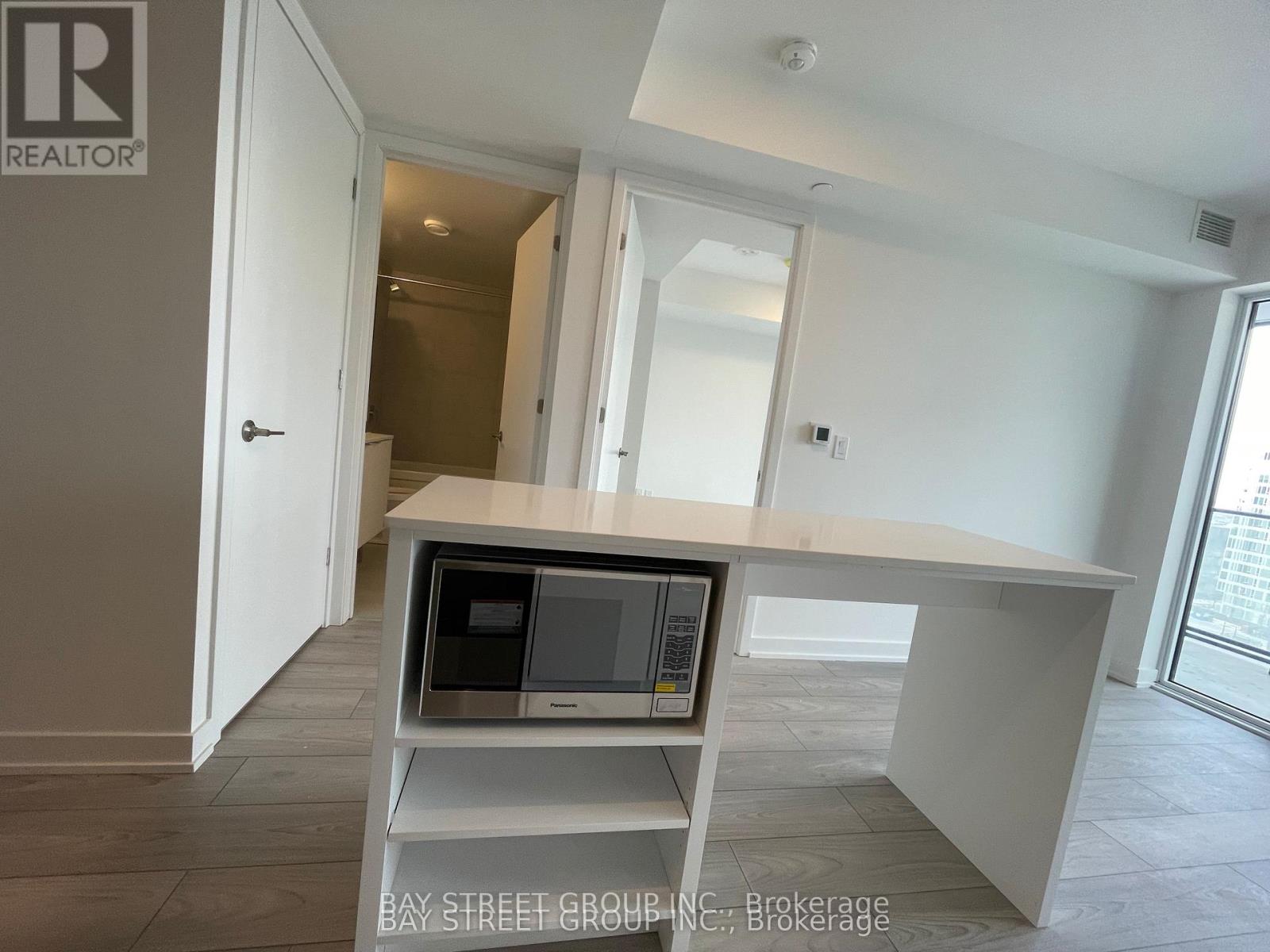 901 - 8 Tippett Road, Toronto, Ontario  M3H 0E7 - Photo 6 - C12445117