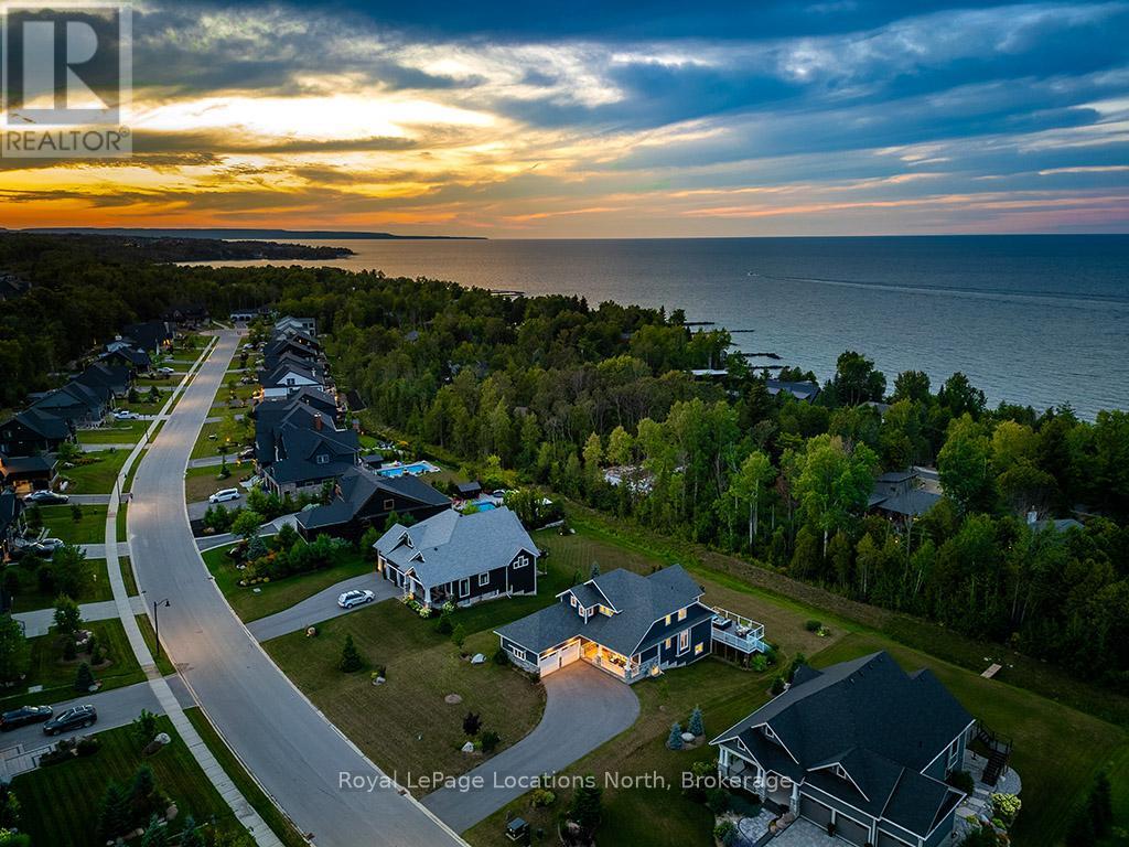 128 Timber Lane, Blue Mountains, Ontario  N0H 2P0 - Photo 2 - X12445145