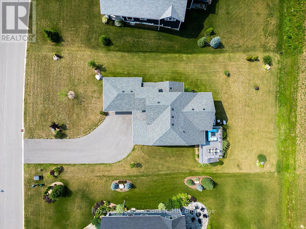 128 Timber Lane, Blue Mountains, Ontario  N0H 2P0 - Photo 37 - X12445145