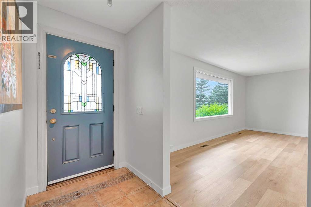 300 Sackville Drive Sw, Calgary, Alberta  T2W 0W9 - Photo 3 - A2254043