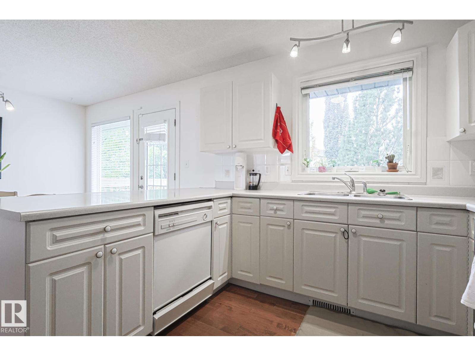 1114 116 St Nw, Edmonton, Alberta  T6J 6Y3 - Photo 16 - E4460869