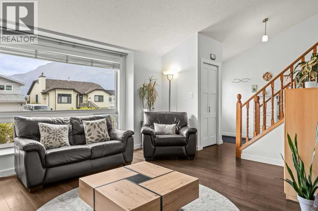 319 Hoodoo Crescent, Canmore, Alberta  T1W 1A8 - Photo 5 - A2257934