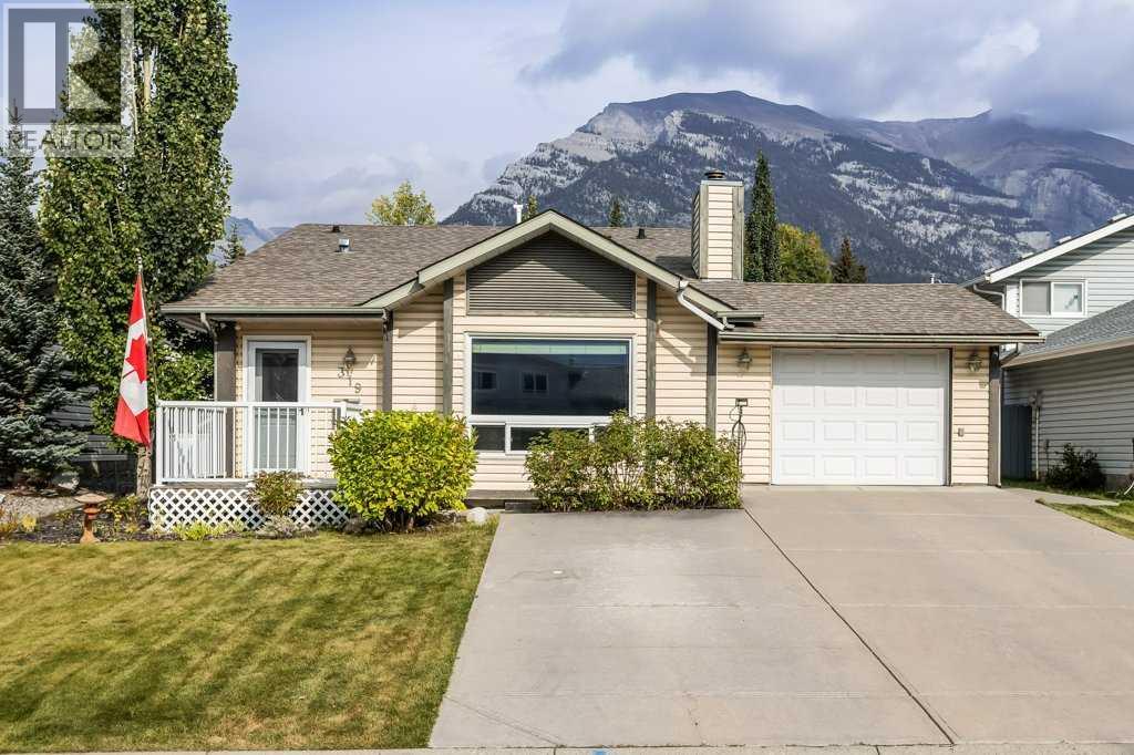 319 Hoodoo Crescent, Canmore, Alberta  T1W 1A8 - Photo 1 - A2257934