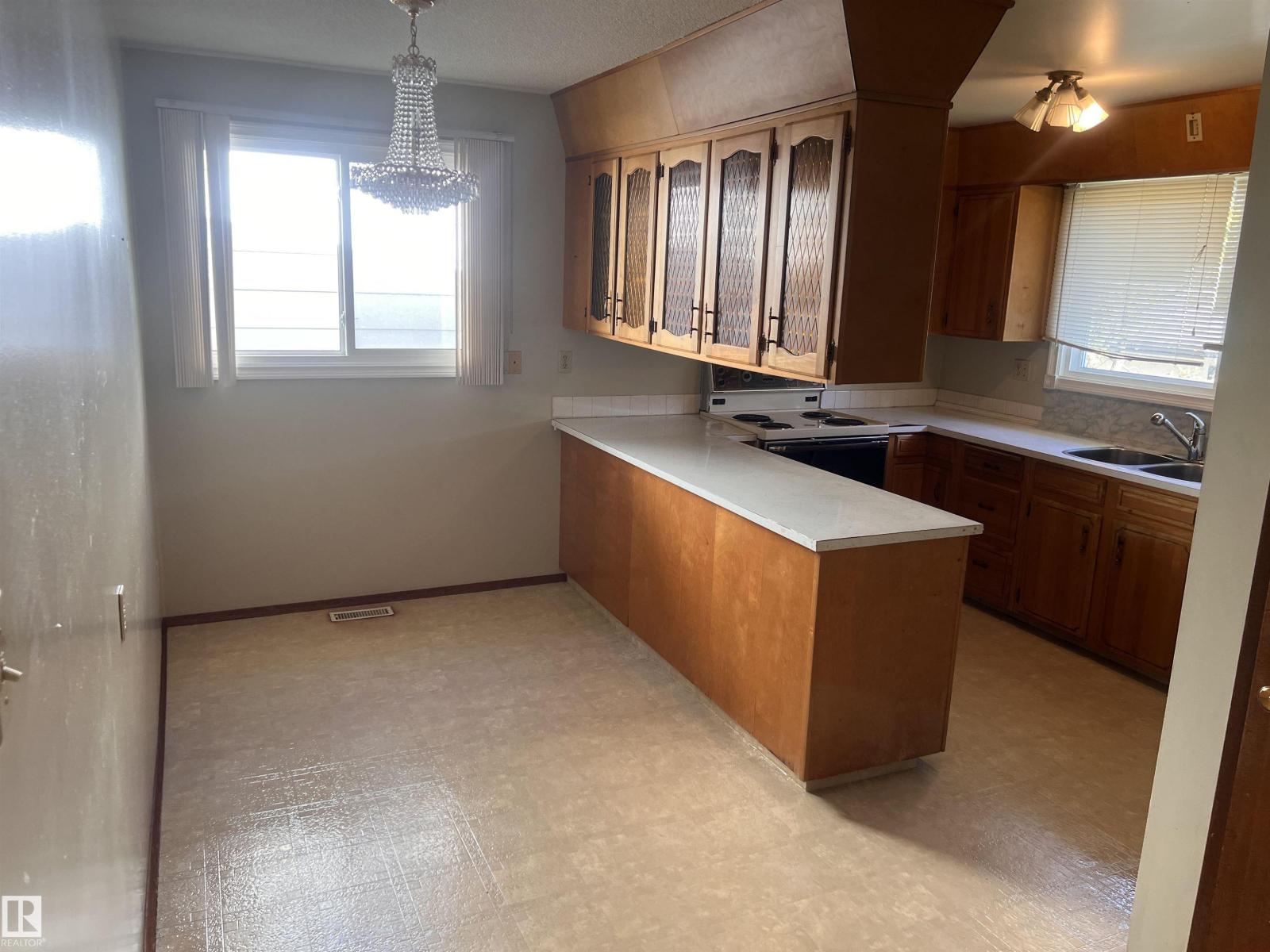 9415 149 St Nw, Edmonton, Alberta  T5R 1C5 - Photo 8 - E4460399