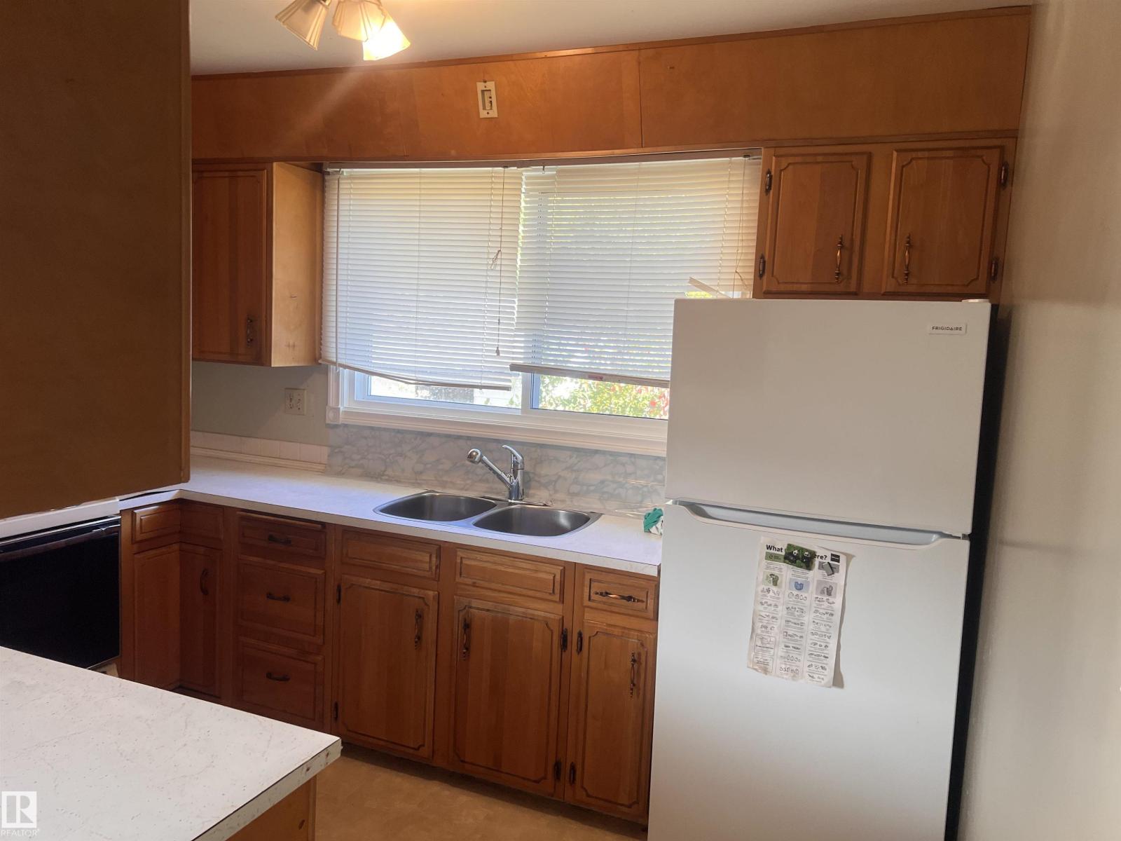 9415 149 St Nw, Edmonton, Alberta  T5R 1C5 - Photo 7 - E4460399