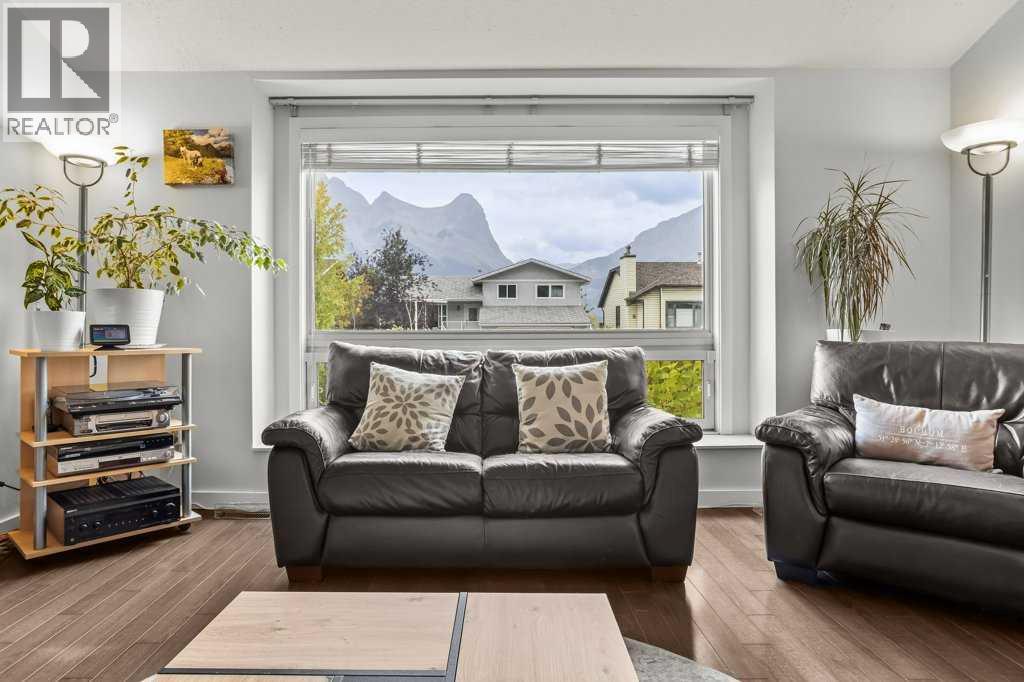 319 Hoodoo Crescent, Canmore, Alberta  T1W 1A8 - Photo 6 - A2257934
