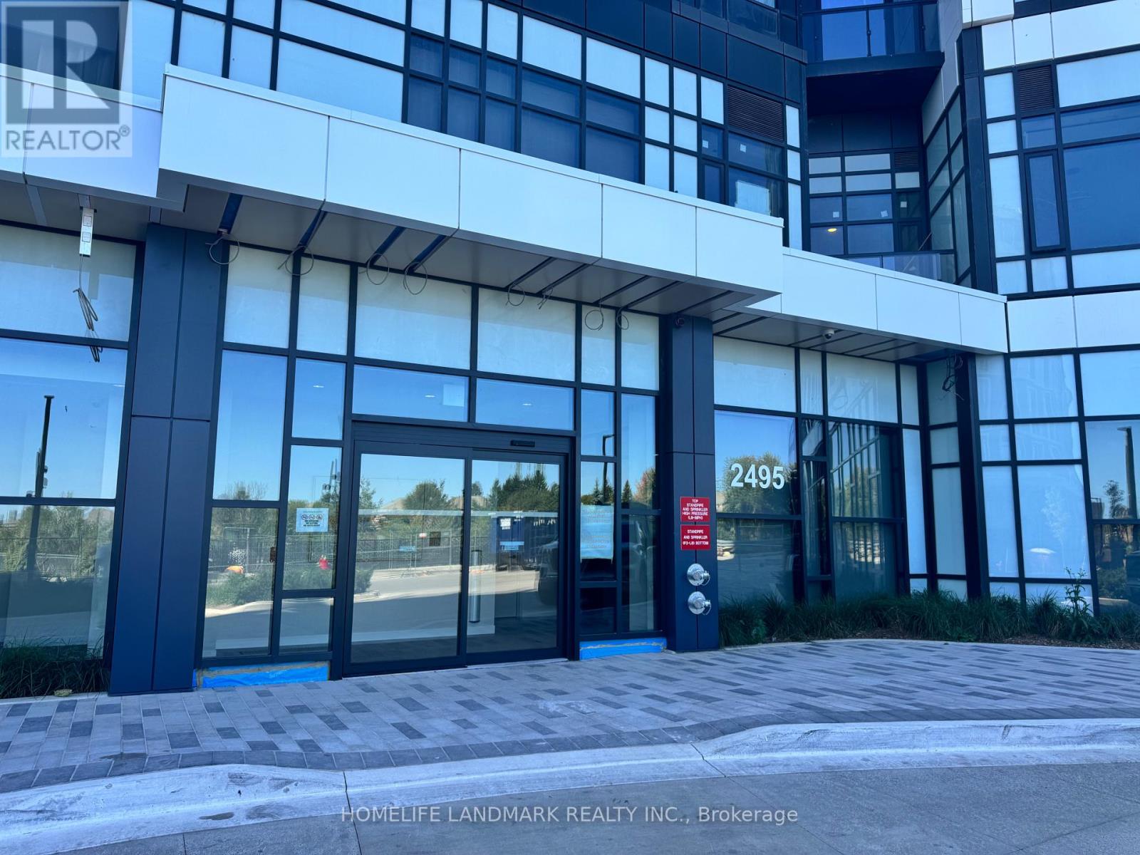 2202 - 2495 Eglinton Avenue W, Mississauga, Ontario  L5R 3E7 - Photo 1 - W12445112