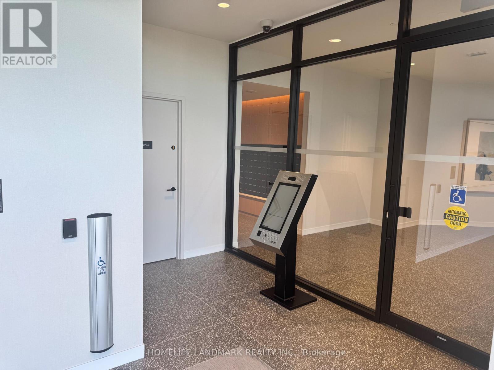 2202 - 2495 Eglinton Avenue W, Mississauga, Ontario  L5R 3E7 - Photo 4 - W12445112
