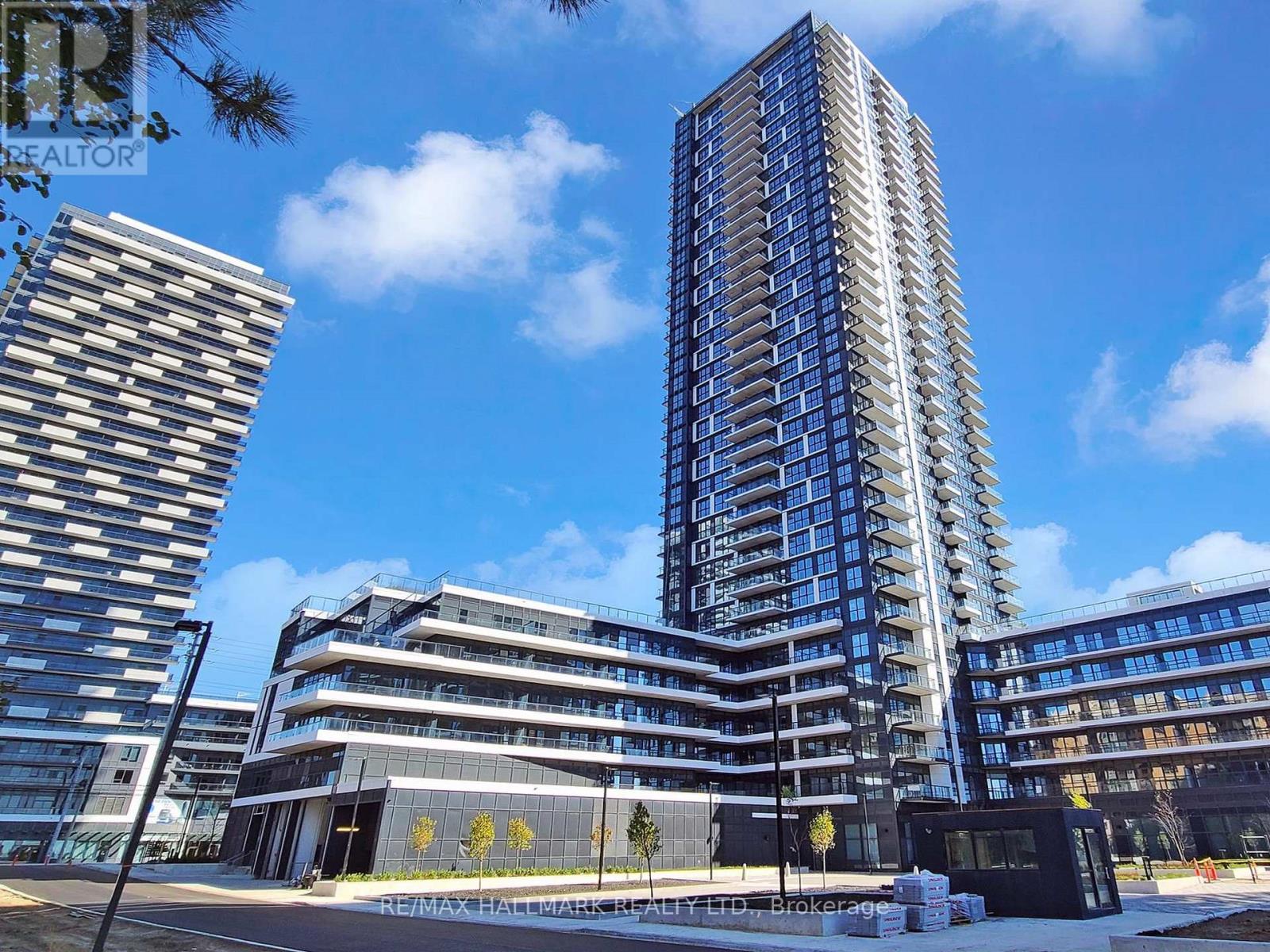 303 - 15 WATERGARDEN DR DRIVE, Mississauga, Ontario