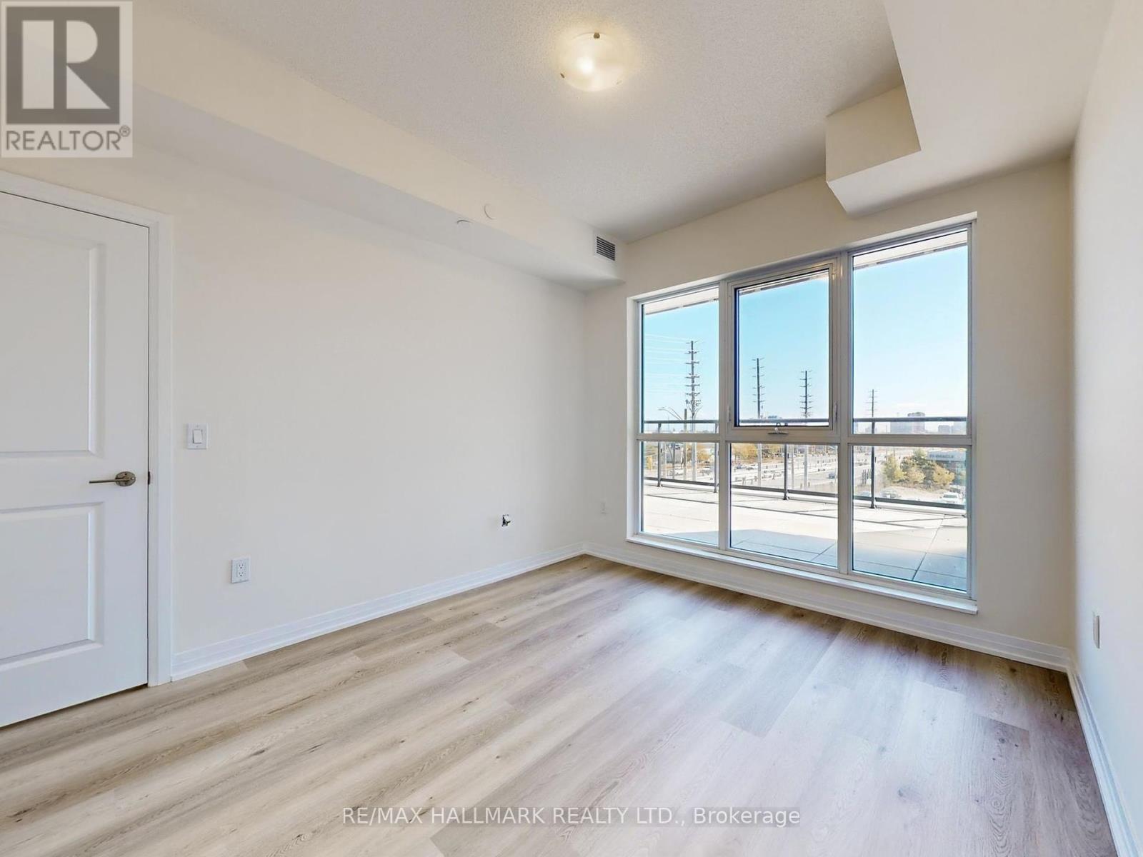 303 - 15 Watergarden Dr Drive, Mississauga, Ontario  L5R 1B2 - Photo 13 - W12445129