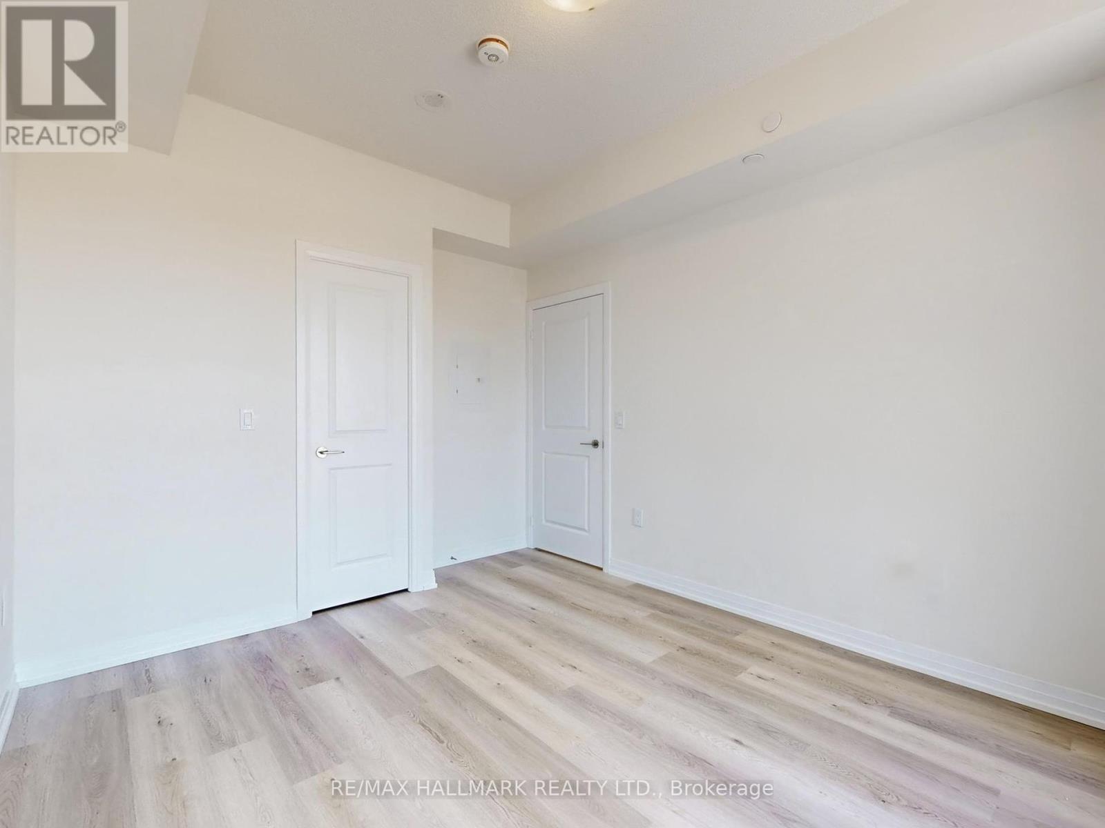 303 - 15 Watergarden Dr Drive, Mississauga, Ontario  L5R 1B2 - Photo 15 - W12445129
