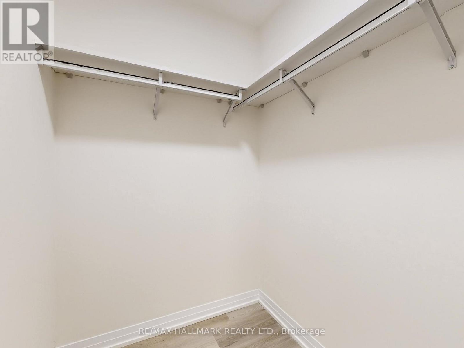 303 - 15 Watergarden Dr Drive, Mississauga, Ontario  L5R 1B2 - Photo 17 - W12445129
