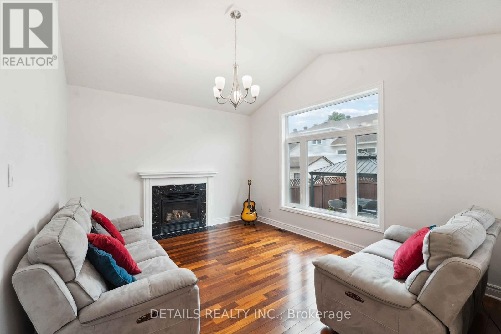 85 Calaveras Avenue, Ottawa, Ontario  K2J 4Z7 - Photo 11 - X12445153