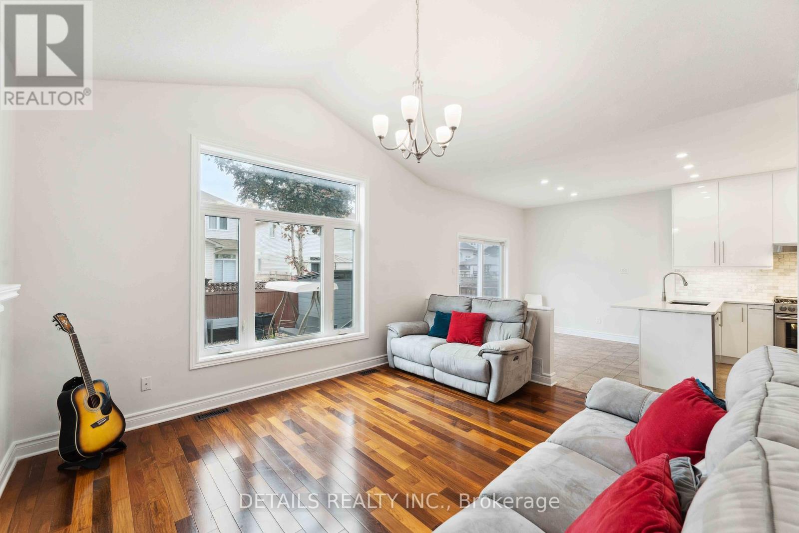 85 Calaveras Avenue, Ottawa, Ontario  K2J 4Z7 - Photo 12 - X12445153