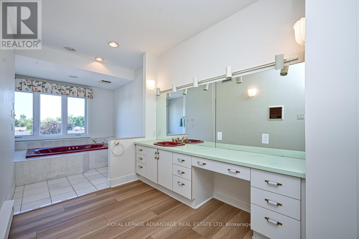 401 - 10 Armstrong Drive, Smiths Falls, Ontario  K7A 5H8 - Photo 35 - X12438212