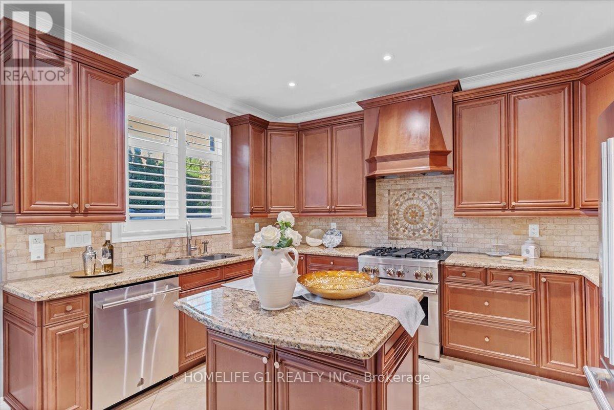 2355 North Ridge Trail, Oakville, Ontario  L6H 0A8 - Photo 17 - W12444893
