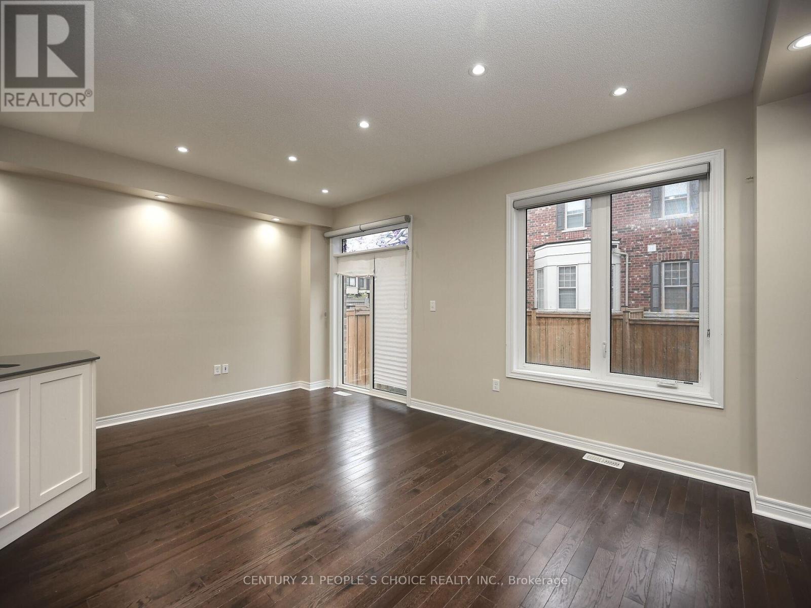 39 Pearman Crescent, Brampton, Ontario  L7A 4Y8 - Photo 6 - W12445007