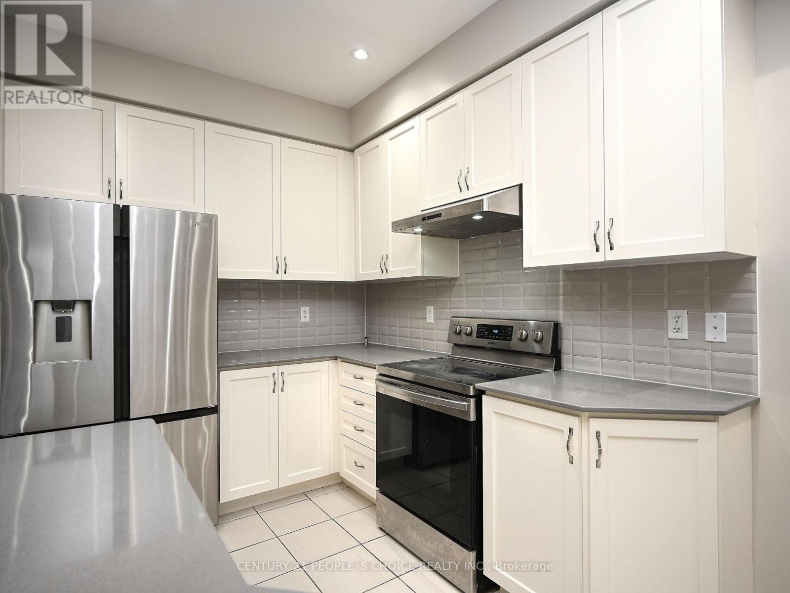 39 Pearman Crescent, Brampton, Ontario  L7A 4Y8 - Photo 11 - W12445007