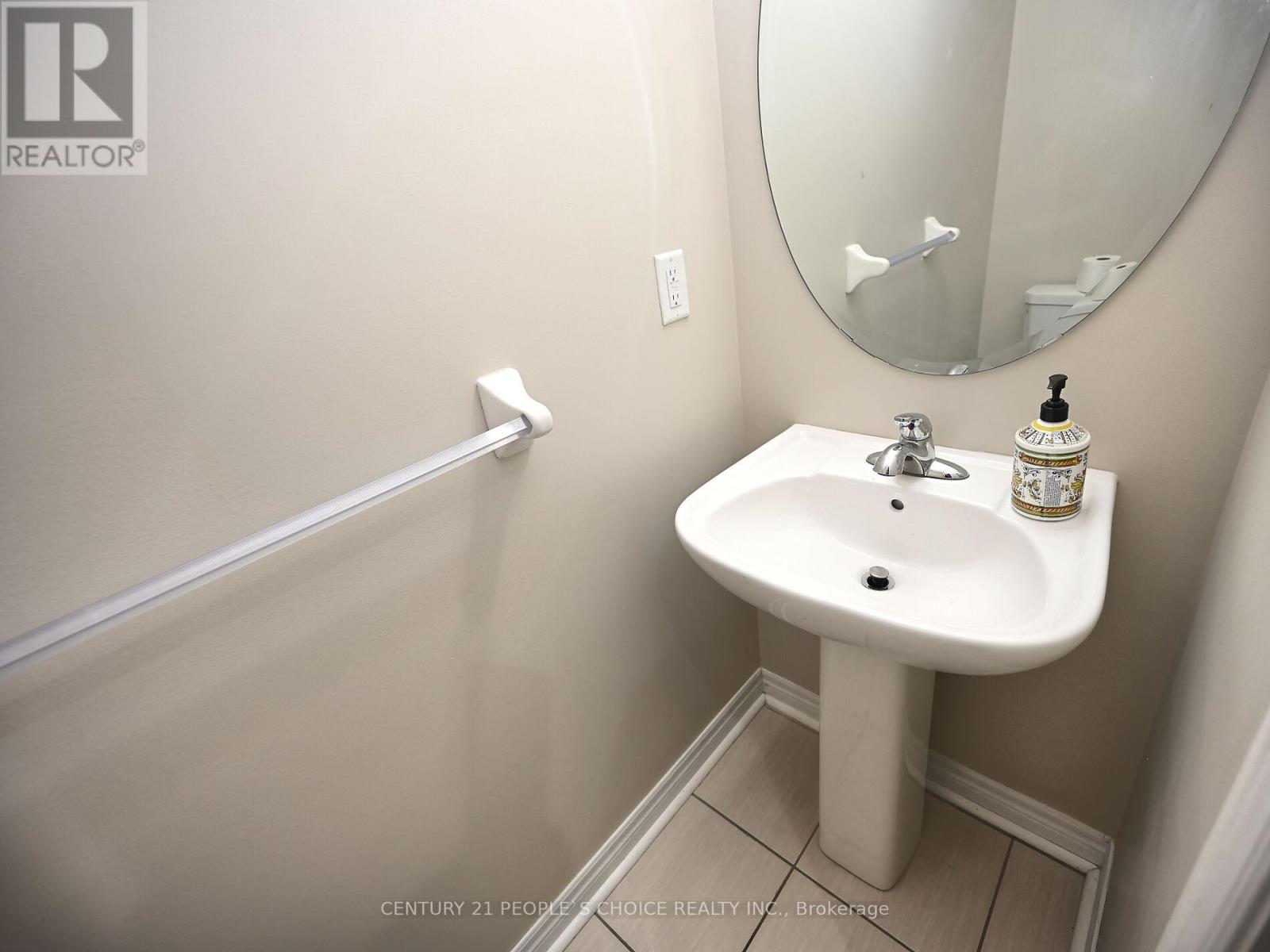 39 Pearman Crescent, Brampton, Ontario  L7A 4Y8 - Photo 12 - W12445007