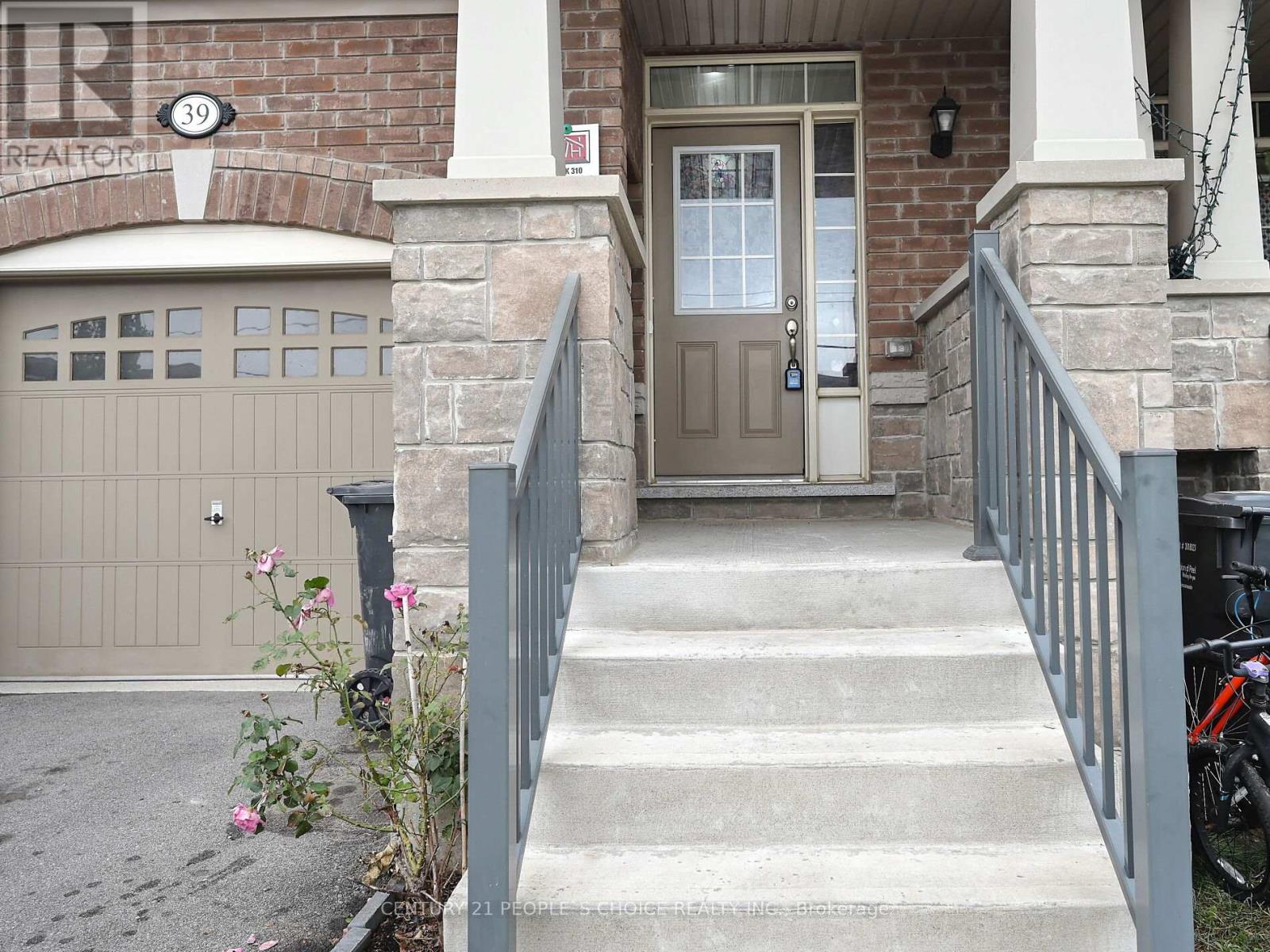 39 Pearman Crescent, Brampton, Ontario  L7A 4Y8 - Photo 2 - W12445007