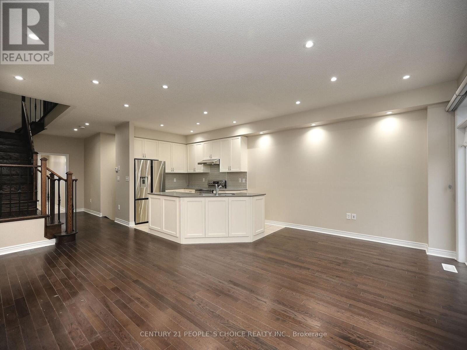 39 Pearman Crescent, Brampton, Ontario  L7A 4Y8 - Photo 7 - W12445007