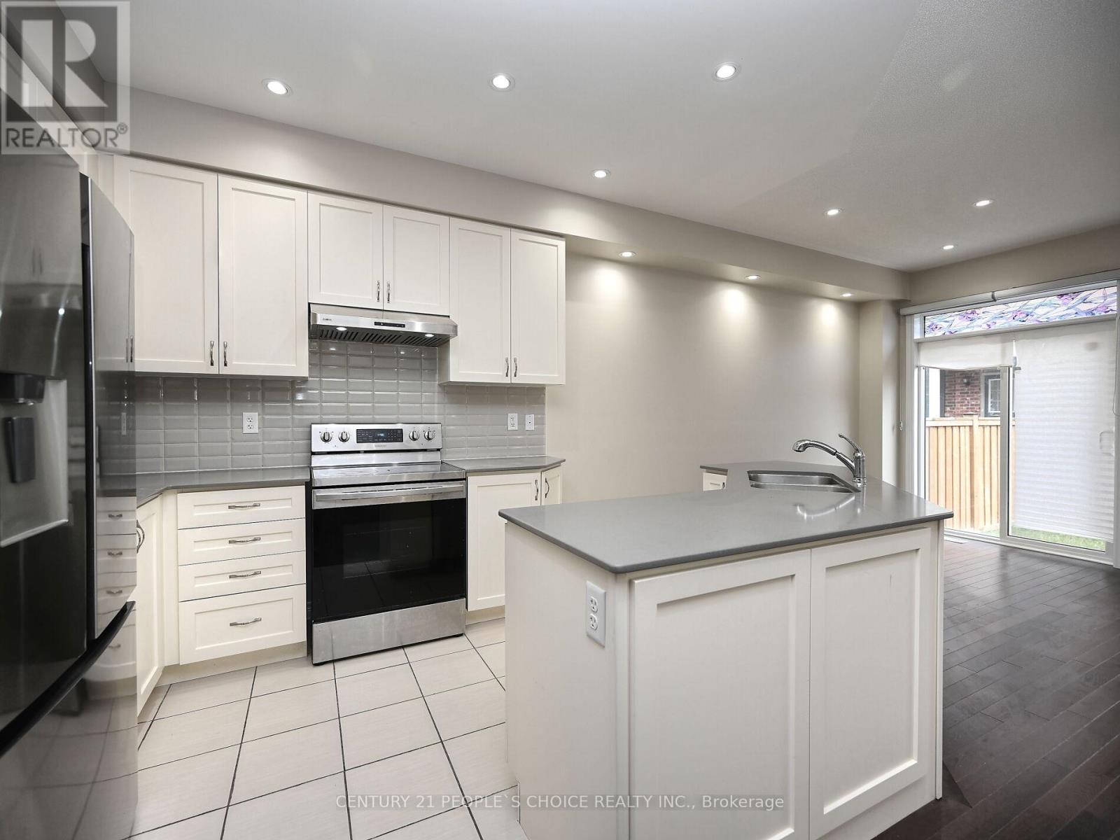 39 Pearman Crescent, Brampton, Ontario  L7A 4Y8 - Photo 9 - W12445007