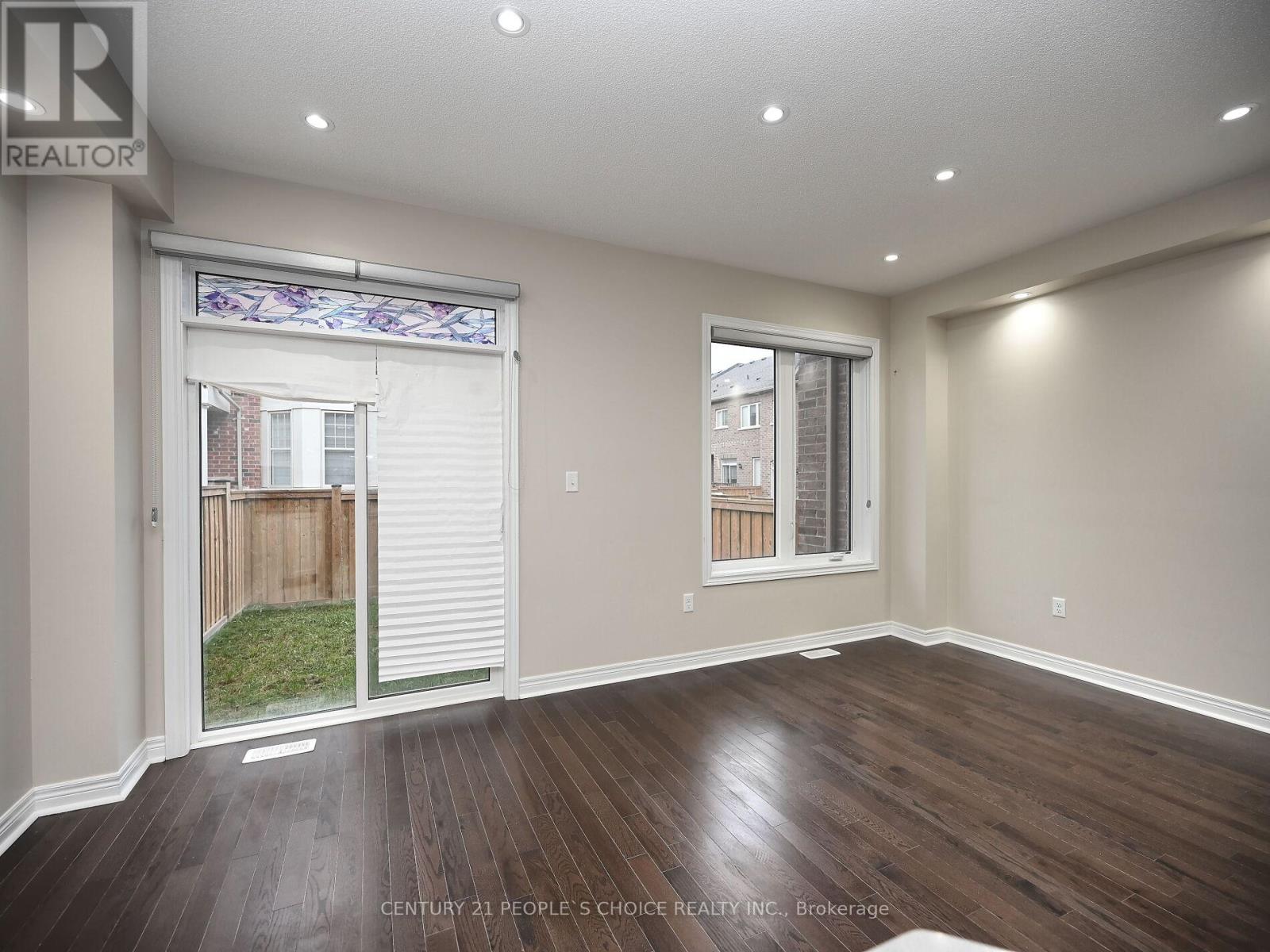 39 Pearman Crescent, Brampton, Ontario  L7A 4Y8 - Photo 5 - W12445007
