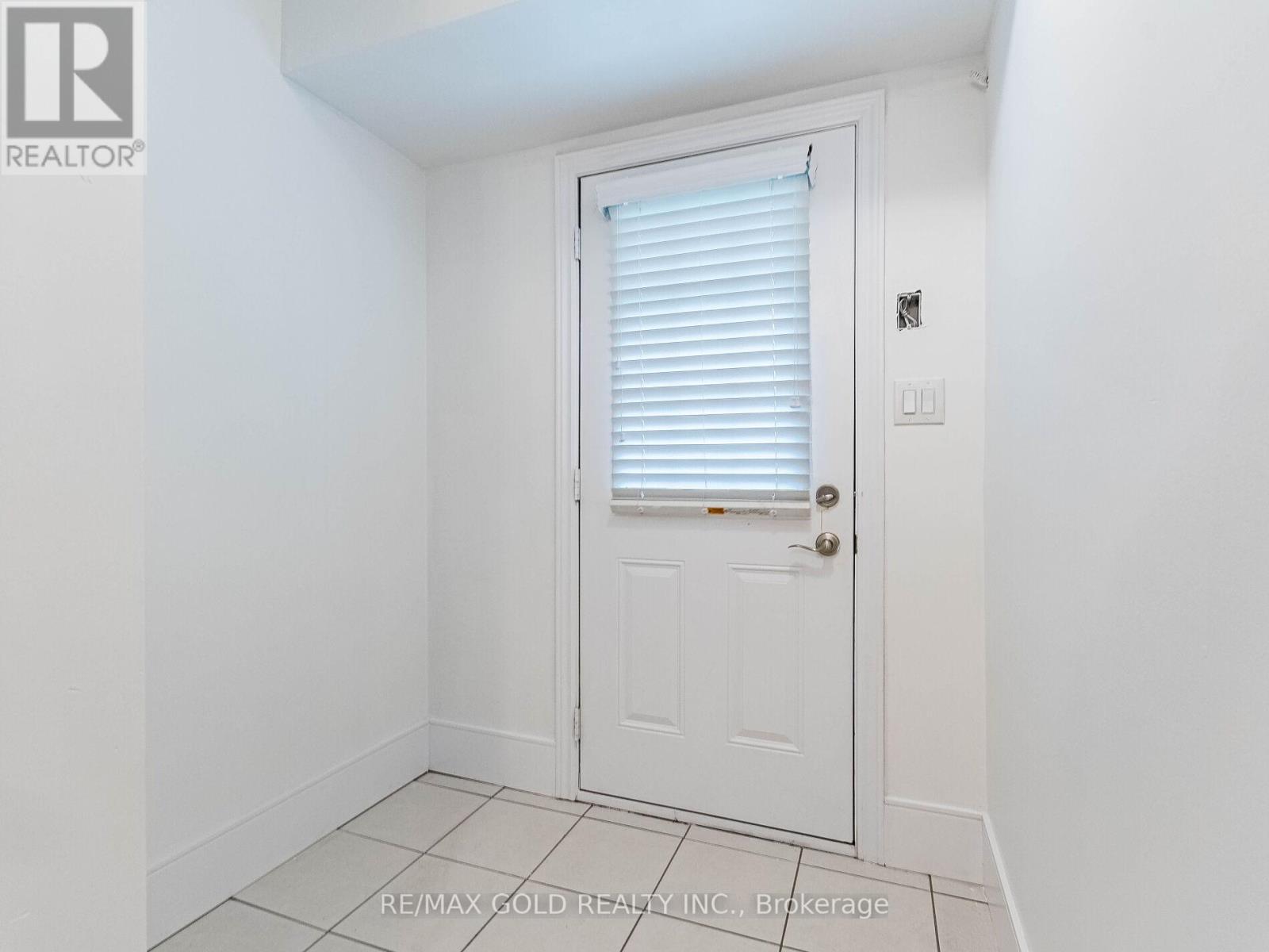 436 Linden Drive, Cambridge, Ontario  N3H 0C6 - Photo 6 - X12445097