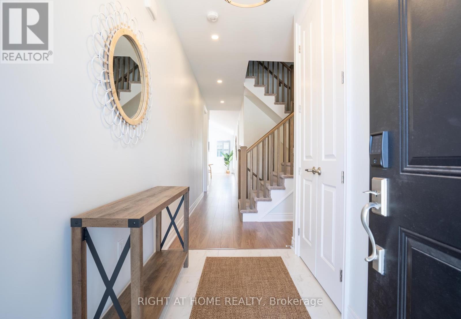 9 Annmarie Drive, Niagara-On-The-Lake, Ontario  L0S 1J0 - Photo 2 - X12445102