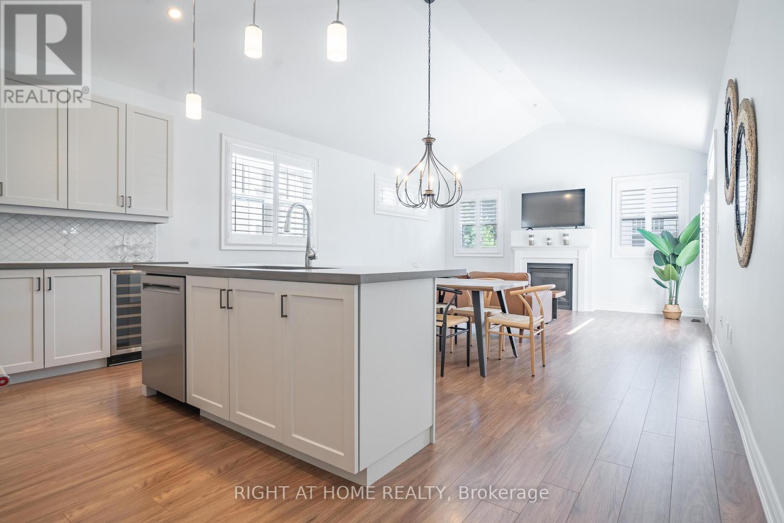 9 Annmarie Drive, Niagara-On-The-Lake, Ontario  L0S 1J0 - Photo 3 - X12445102