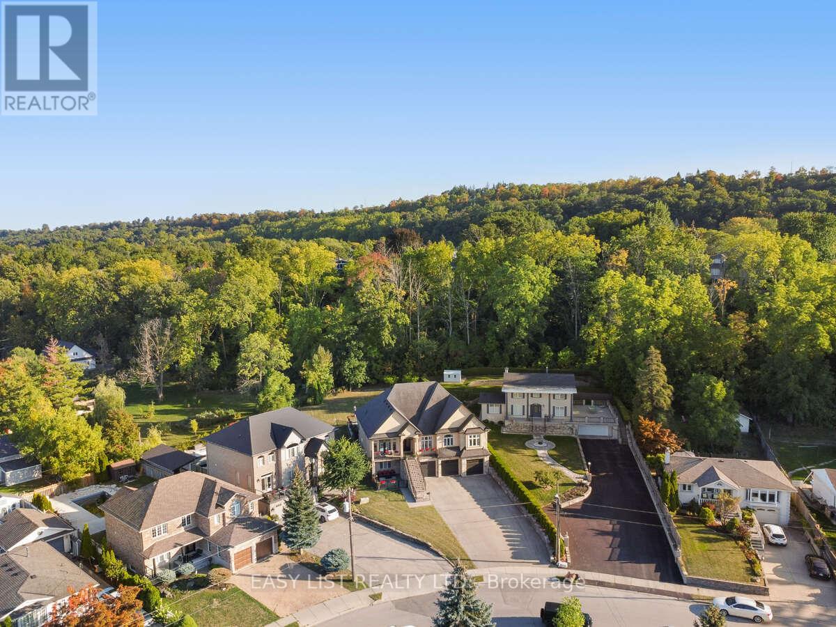 82 Margaret Avenue, Hamilton, Ontario  L8G 3G5 - Photo 3 - X12445115