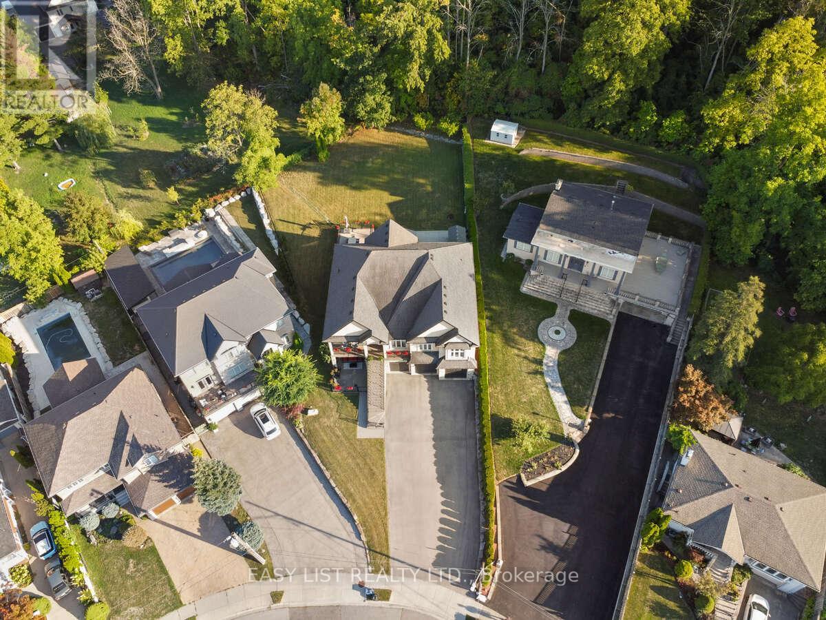 82 Margaret Avenue, Hamilton, Ontario  L8G 3G5 - Photo 4 - X12445115