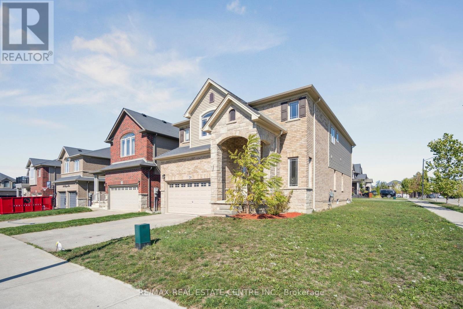 224 Pumpkin Pass, Hamilton (Binbrook), Ontario  L0R 1C0 - Photo 1 - X12445116