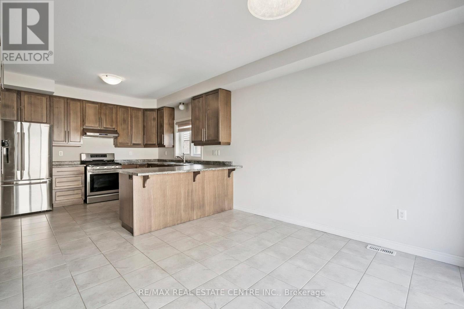 224 Pumpkin Pass, Hamilton (Binbrook), Ontario  L0R 1C0 - Photo 17 - X12445116