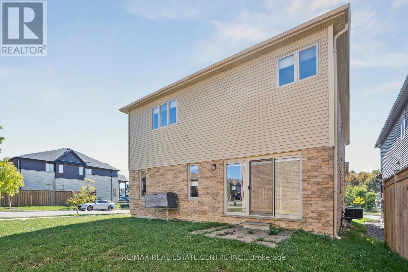 224 Pumpkin Pass, Hamilton (Binbrook), Ontario  L0R 1C0 - Photo 37 - X12445116