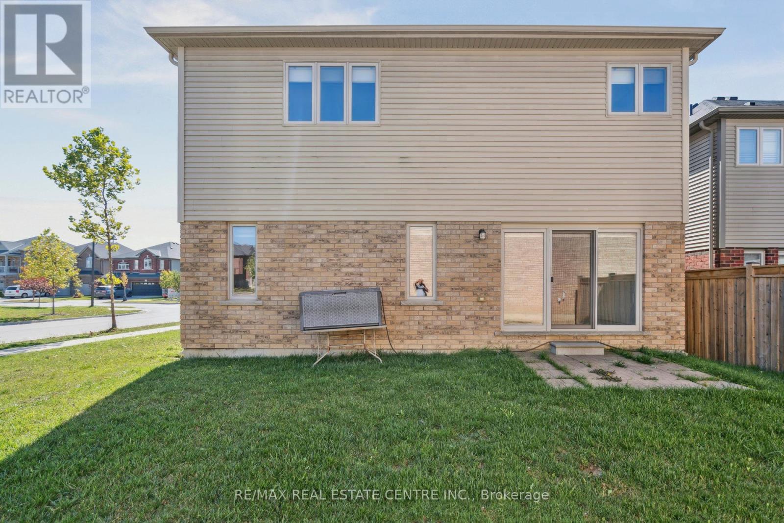 224 Pumpkin Pass, Hamilton (Binbrook), Ontario  L0R 1C0 - Photo 38 - X12445116