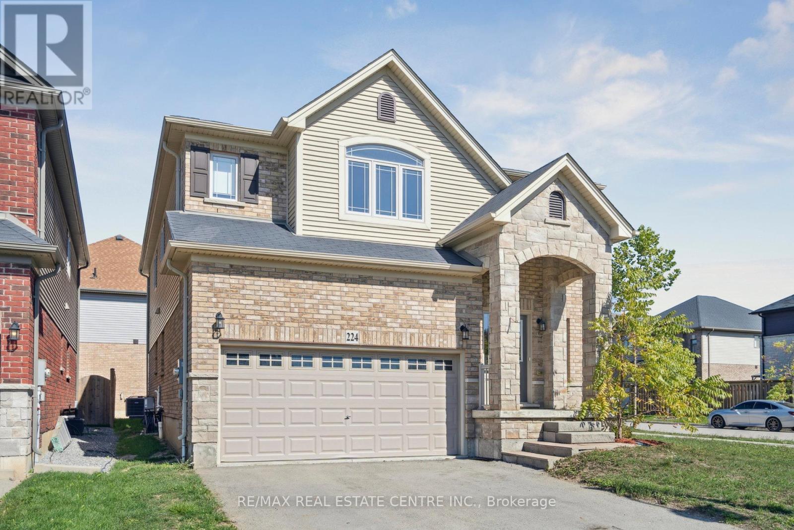 224 Pumpkin Pass, Hamilton (Binbrook), Ontario  L0R 1C0 - Photo 4 - X12445116