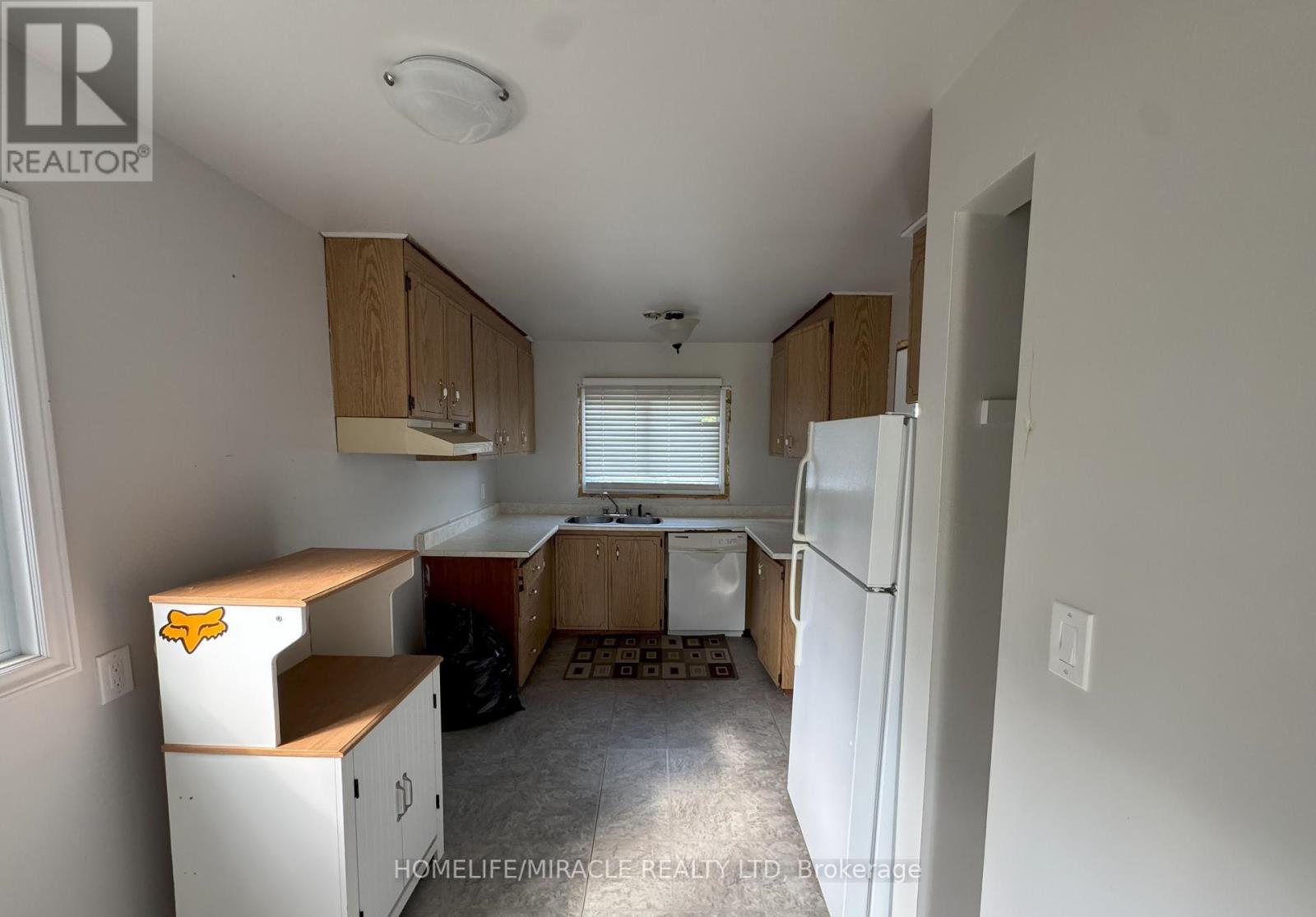 278 Barber Avenue, North Bay (Birchaven), Ontario  P1A 3G3 - Photo 4 - X12445118