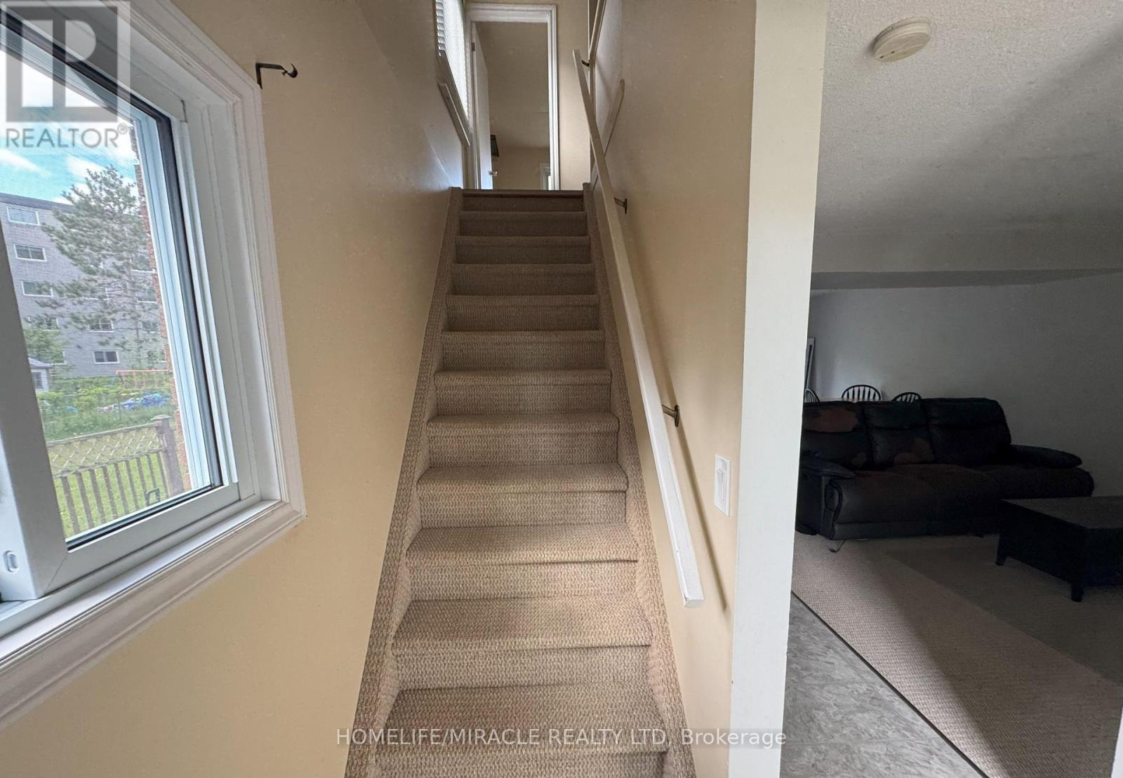 278 Barber Avenue, North Bay (Birchaven), Ontario  P1A 3G3 - Photo 7 - X12445118