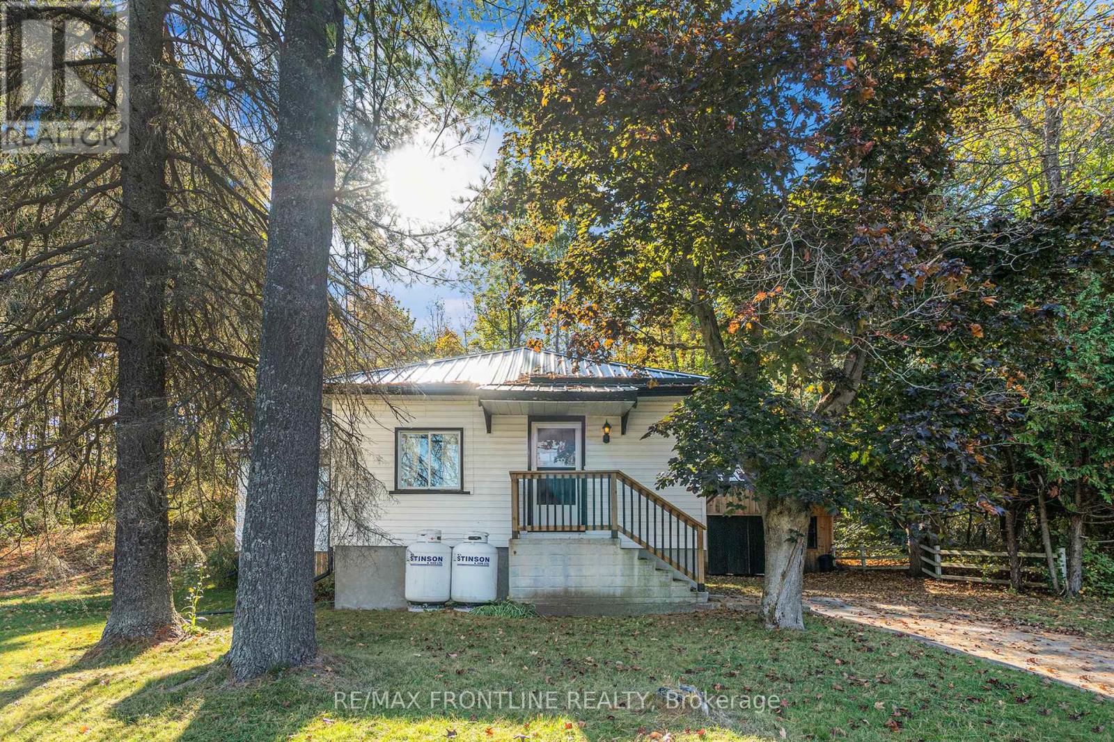 22053 HWY 7, Tay Valley, Ontario