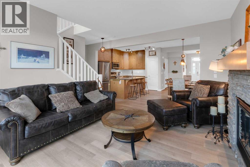 182 River Heights Crescent, Cochrane, Alberta  T4C 0V1 - Photo 4 - A2251563