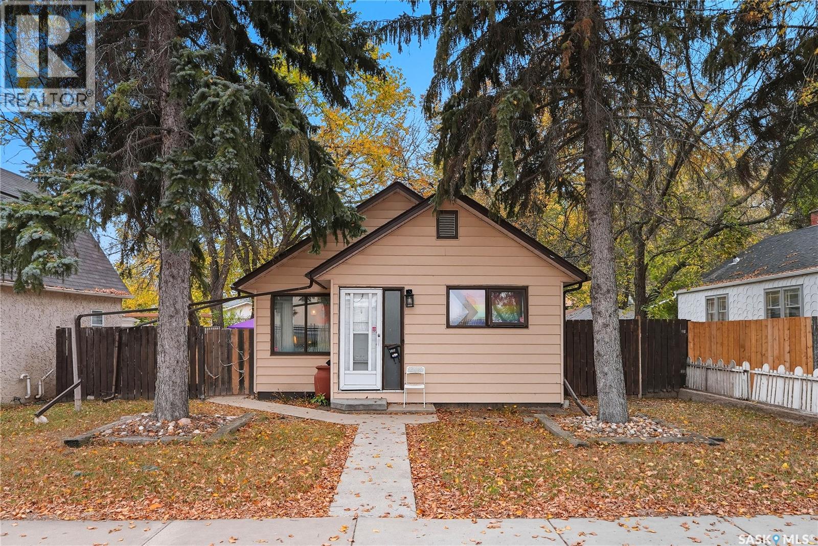 1017 I AVENUE S, Saskatoon, Saskatchewan