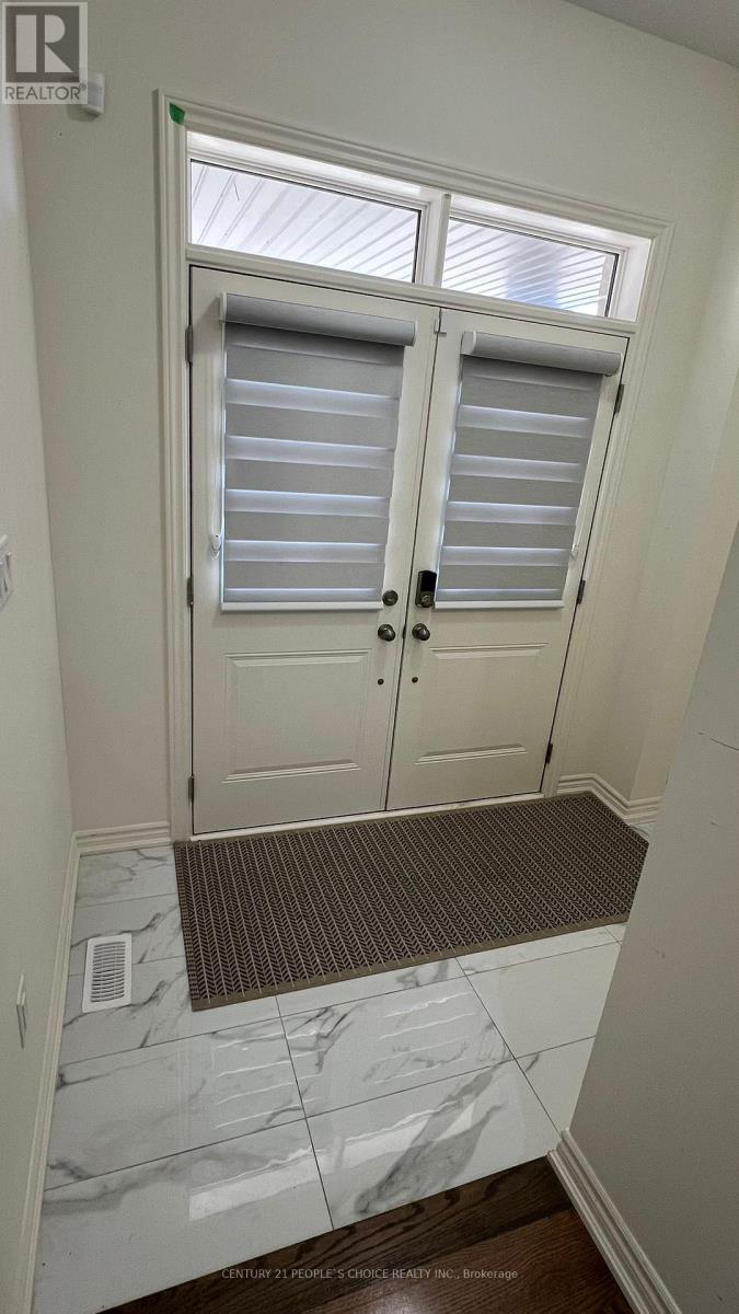 2120 Coppermine Street, Oshawa, Ontario  L1H 8L7 - Photo 2 - E12445154
