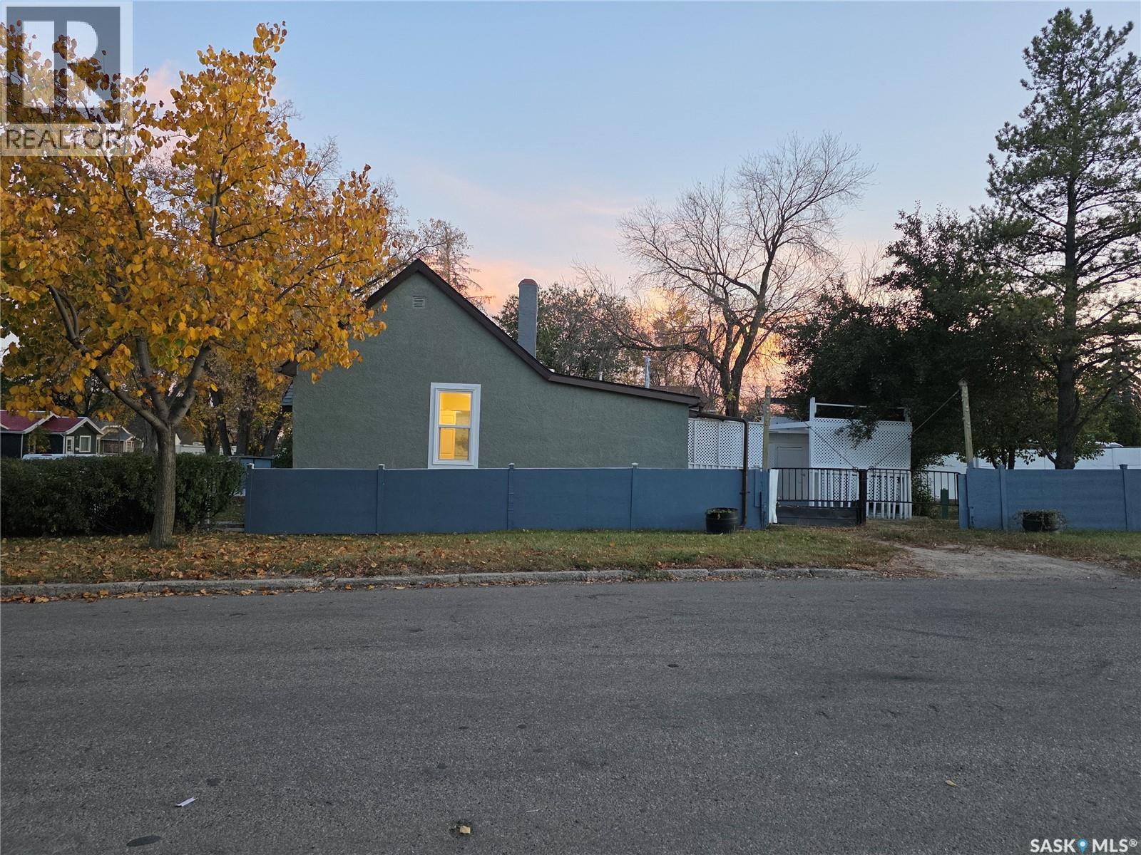1423 6th AVENUE N, Saskatoon, Saskatchewan
