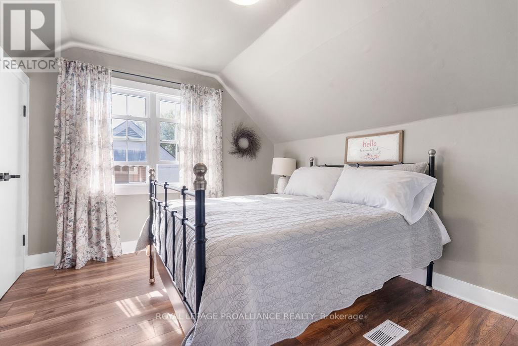 11 Fifth Street, Belleville, Ontario  K8N 4S2 - Photo 15 - X12445178