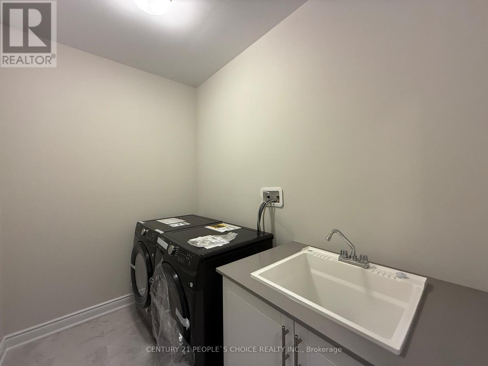 1226 Anthonia Trail E, Oakville, Ontario  L6H 7Y9 - Photo 35 - W12445139