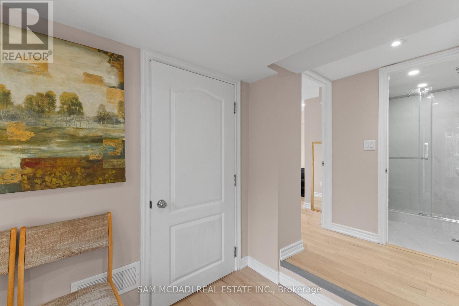 7691 Wildfern Drive, Mississauga, Ontario  L4T 3P8 - Photo 10 - W12445144
