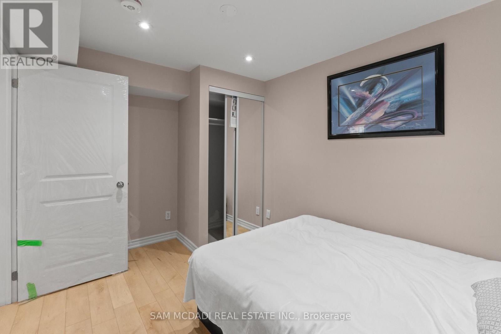 7691 Wildfern Drive, Mississauga, Ontario  L4T 3P8 - Photo 14 - W12445144