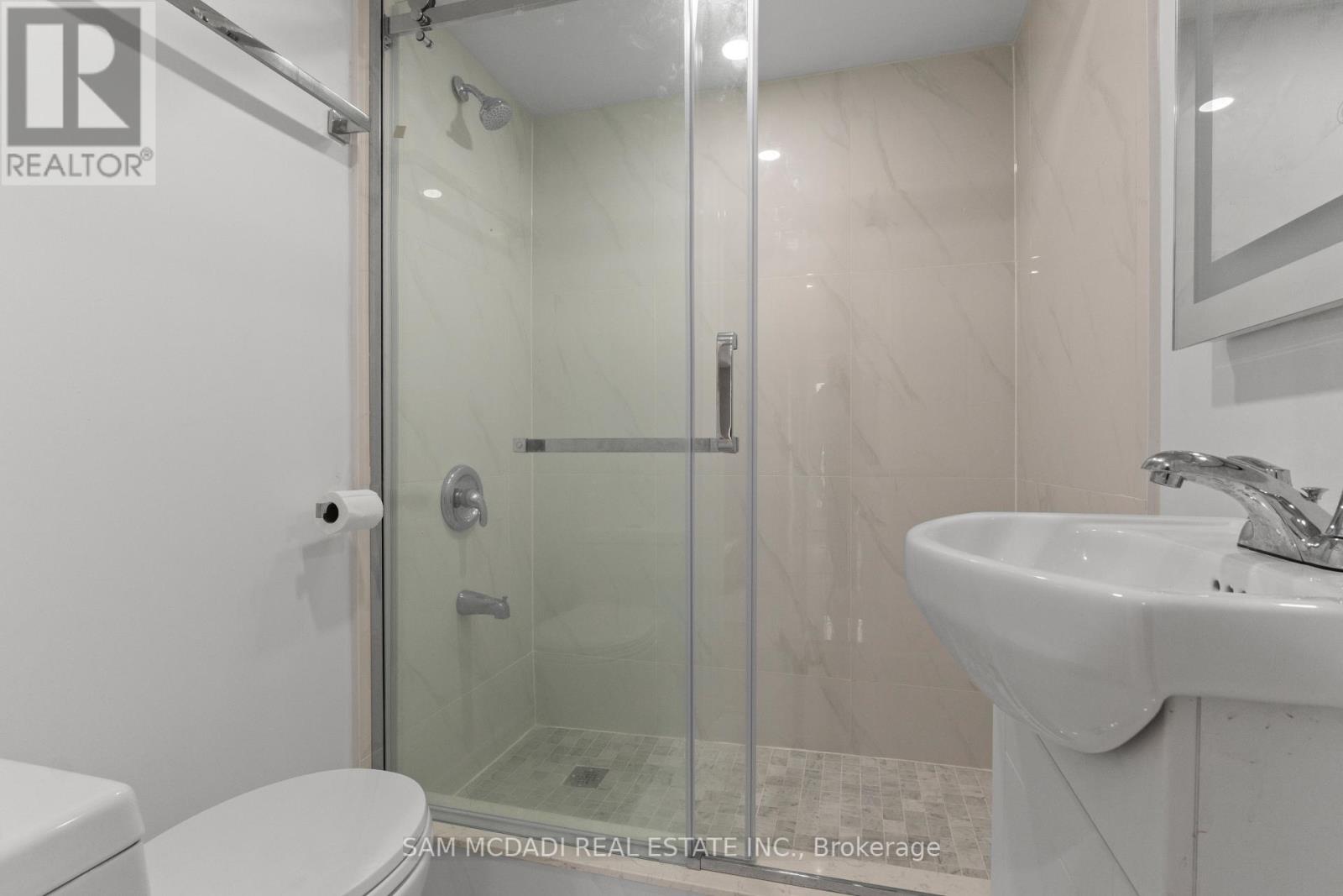 7691 Wildfern Drive, Mississauga, Ontario  L4T 3P8 - Photo 19 - W12445144